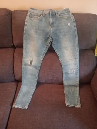 Pantalones Vaqueros talla 40 con rotos