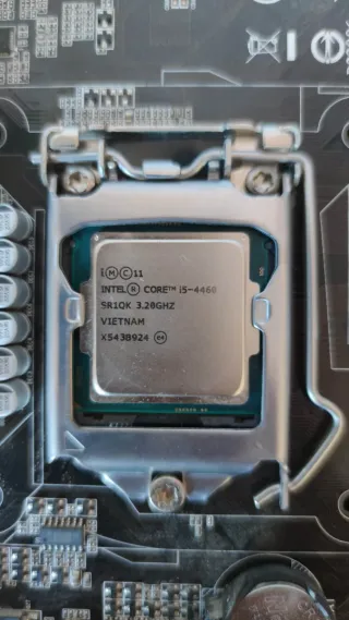 Placa Gigabyte B85m-D3H + Intel I5 4460