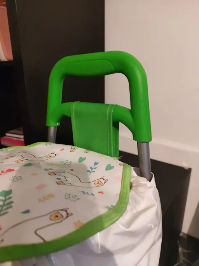 Carrinho de compras infantil com estampa