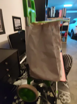 Carrito de compra infantil con estampado