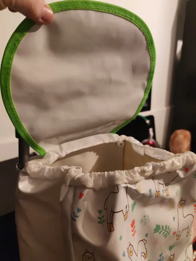 Carrinho de compras infantil com estampa