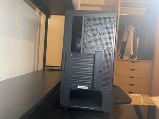 Caja de PC literalmente nueva