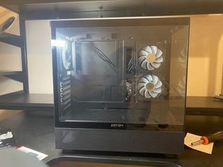 Caja de PC literalmente nueva