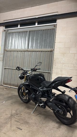 Triumph Street Triple ABS