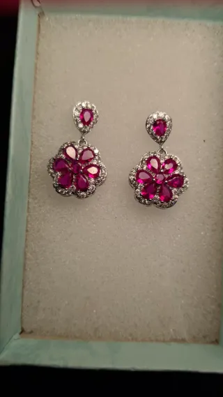 Pendientes de fiesta rojos y plateados