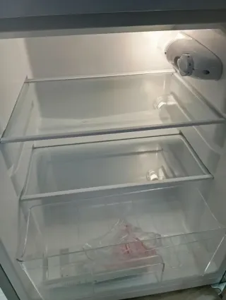 Nevera Stillstern 88L con congelador