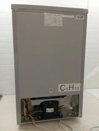 Nevera Stillstern 88L con congelador