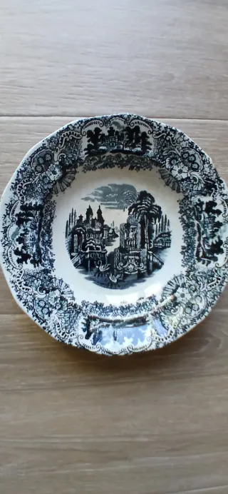 2 Platos La Cartuja Azul y Blanco