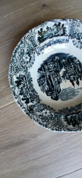 2 Platos La Cartuja Azul y Blanco