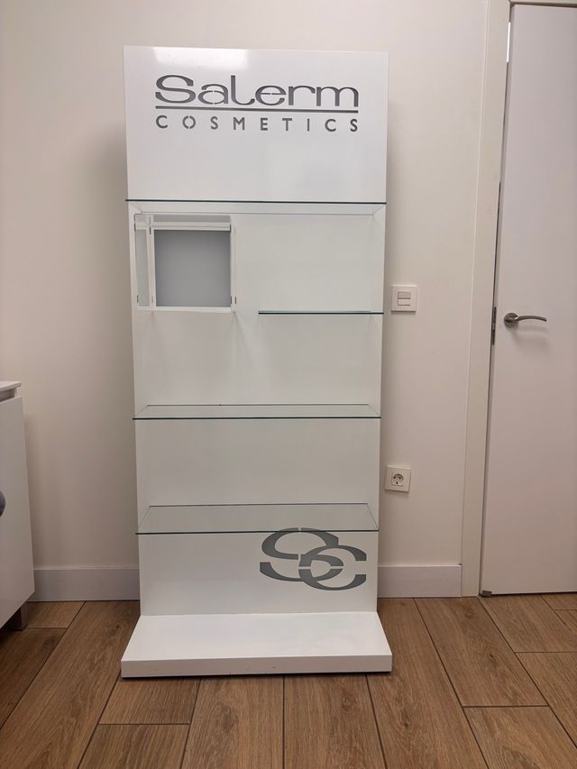 Estantería expositora con luz LED