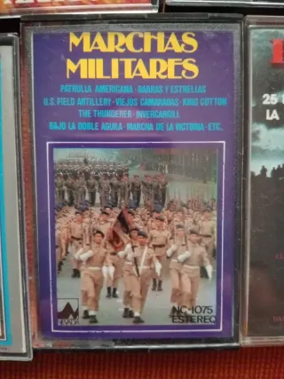 Cassettes Himnos,marchas militares...2 € unidad.