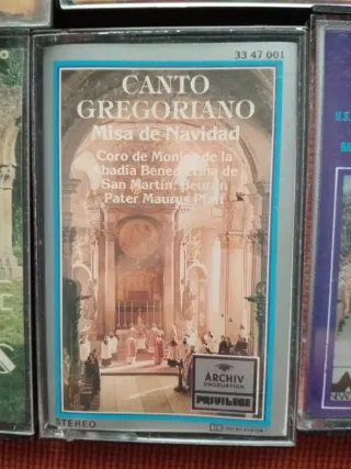 Cassettes Himnos,marchas militares...2 € unidad.