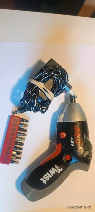 Atornillador SKIL 4.8V con cargador y puntas