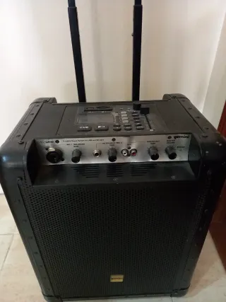 Equipo de sonido portatil y regalo micrófono