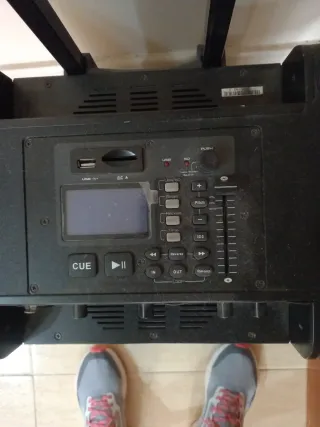 Equipo de sonido portatil y regalo micrófono