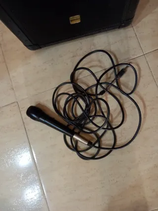 Equipo de sonido portatil y regalo micrófono