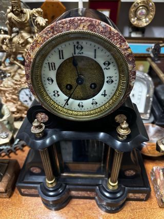 reloj con guarnición
