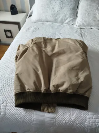 Cazadora Zara Beige y Verde Talla xs
