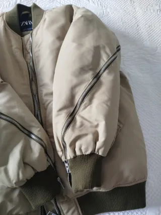 Cazadora Zara Beige y Verde Talla xs