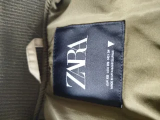 Cazadora Zara Beige y Verde Talla xs