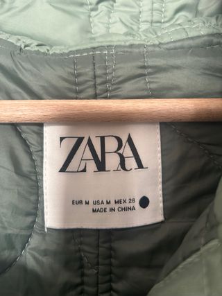 Abrigo acolchado fino verde pardo