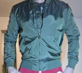Cazadora bomber nylon verde