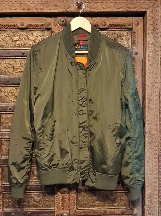 Cazadora bomber nylon verde