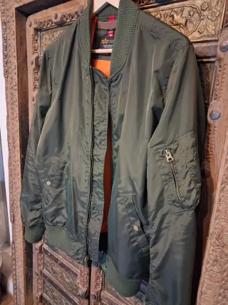 Cazadora bomber nylon verde