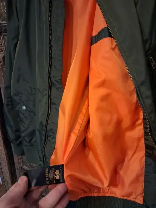 Cazadora bomber nylon verde