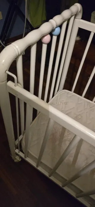 CUNA para bebes marca Micuna  Dulces