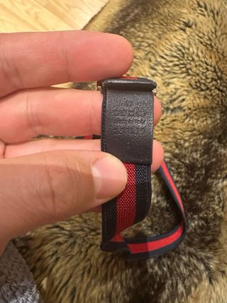 Cinturón Gucci Rayas Rojas y Negras Hebilla