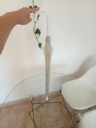 Paraguas transparente y blanco automático