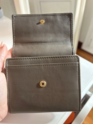 Cartera Guy Laroche Gris y Dorada