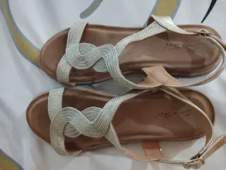 Sandalias Soan Her Marrón y Dorado. Muy comodas.