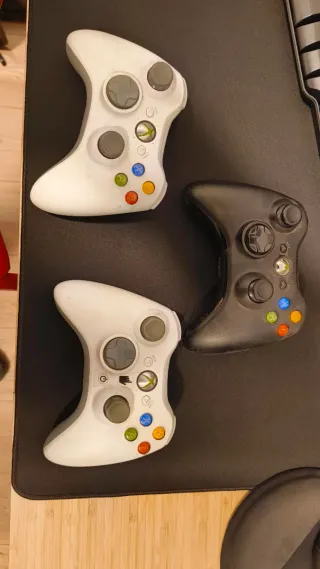 Xbox 360 60GB + 3 mandos