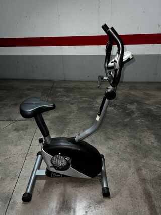 Bicicleta Estática Gris y negra