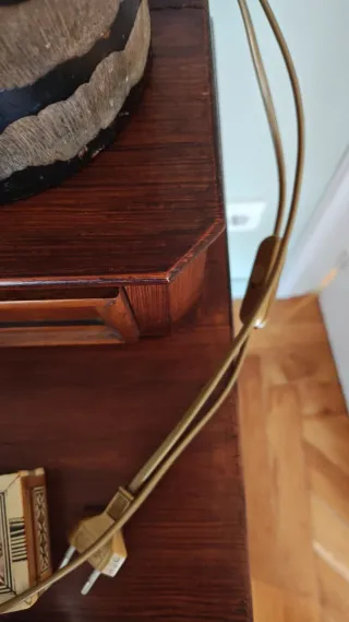 Lámpara de mesa madera y tela