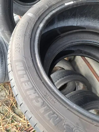 Neumático Michelin 235/50 R19