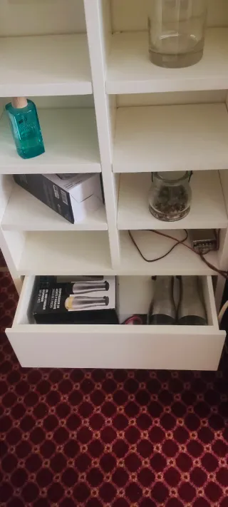 Estantería con luz, 2 cajones