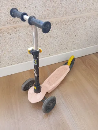 Patinete monopatín infantil Decathlon 3 ruedas