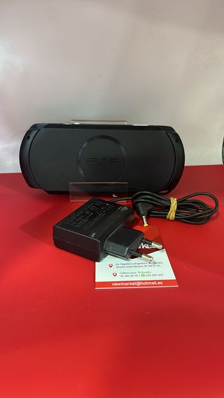 PSP Street Negra + Cargador