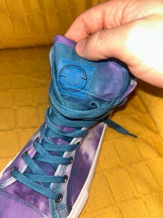 Zapatillas Pull and Bear edición especial MTV.