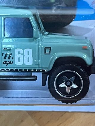 Hot Wheels Land Rover Defender 90