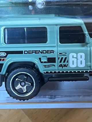 Hot Wheels Land Rover Defender 90