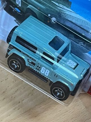 Hot Wheels Land Rover Defender 90