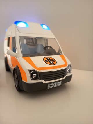 Playmobil Ambulancia y Figuras