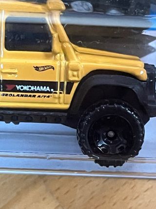 Hot Wheels 15 Land Rover Defender Double Cab