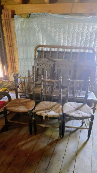 Sillas antiguas, con asiento de paja