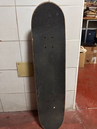 Monopatín completo ejes Independent, muy poco uso
