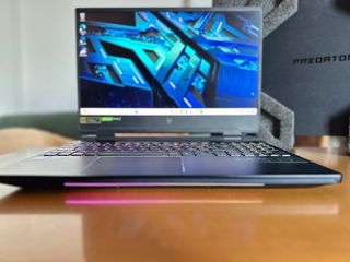 Acer predator helios 300 RTX 3070 schermo 2k QHD